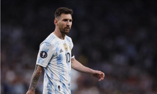 曝多家骁龙8E5超大杯新机沿用三星JN5副摄，升级聚焦主摄和潜望